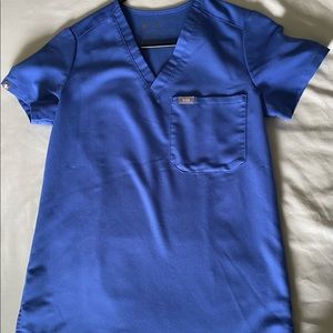 Figs scrub top